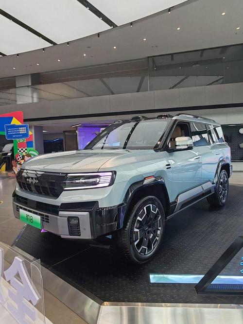 惠州185比亚迪方程豹硬派越野的爆款，英菲尼迪35周年与你共成长